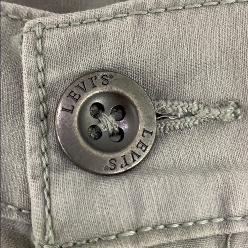 NWT Levi’s cargo shorts